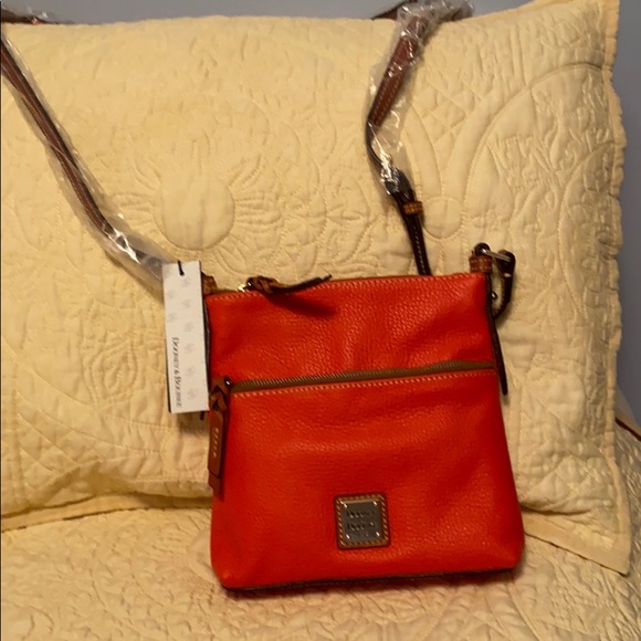 Dooney & Bourke Handbags - Dooney & Bourne Crossbody Bag